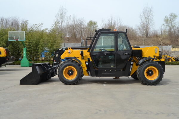 Telehandler-TR735